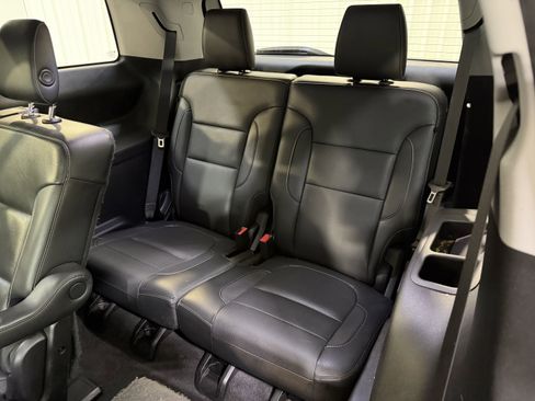 Used 2019 GMC Acadia SLT image 12