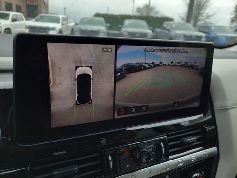 New 2026 Nissan Pathfinder SL image 17