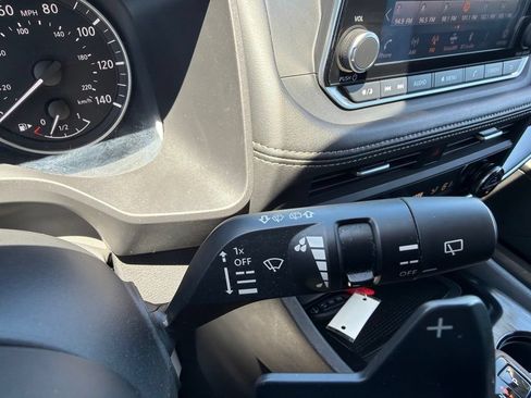 Used 2024 Nissan Rogue SV AWD/4WD image 20