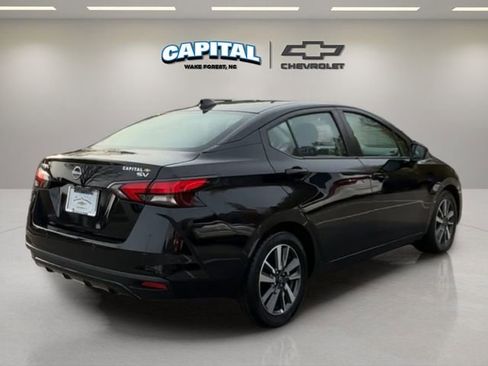 Used 2023 Nissan Versa SV image 5