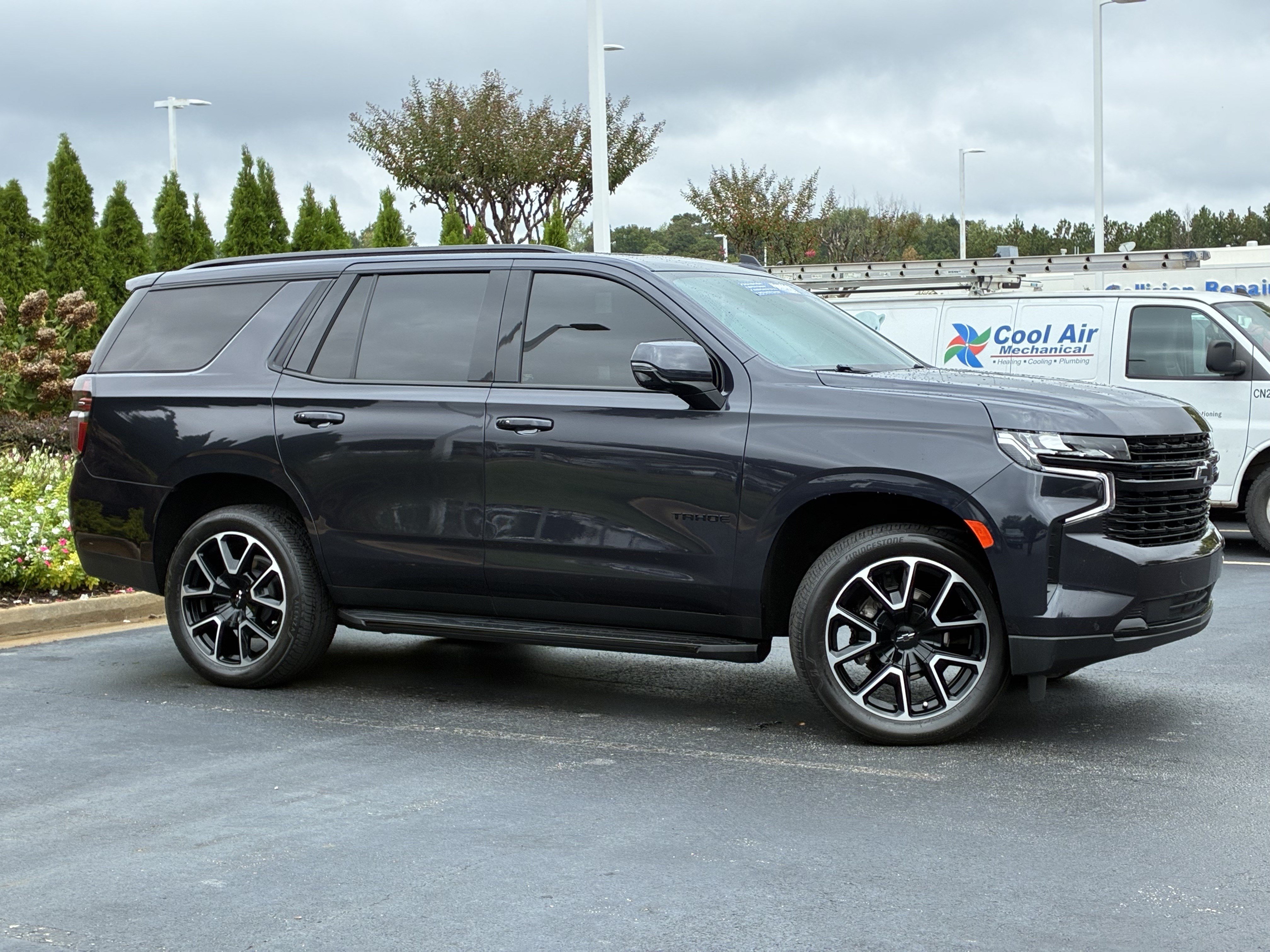 Used 2024 Chevrolet Tahoe RST w/ Luxury Package RWD image 3