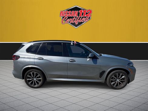Used 2024 BMW X5 xDrive40i w/ M Sport Package AWD/4WD image 8