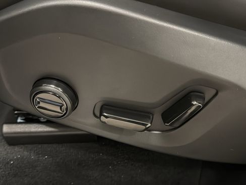 Used 2026 Volvo XC90 B5 Plus image 24