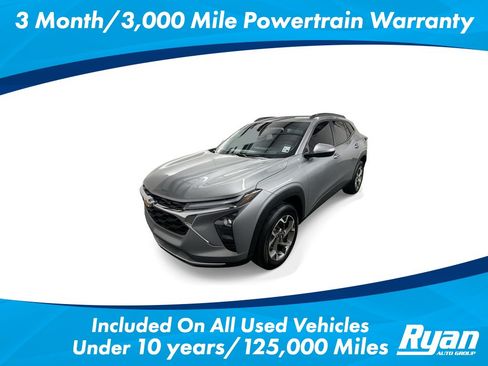 Used 2025 Chevrolet Trax LT w/ Driver Confidence Package FWD image 1