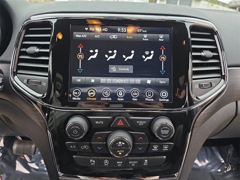 Used 2021 Jeep Grand Cherokee Laredo image 20