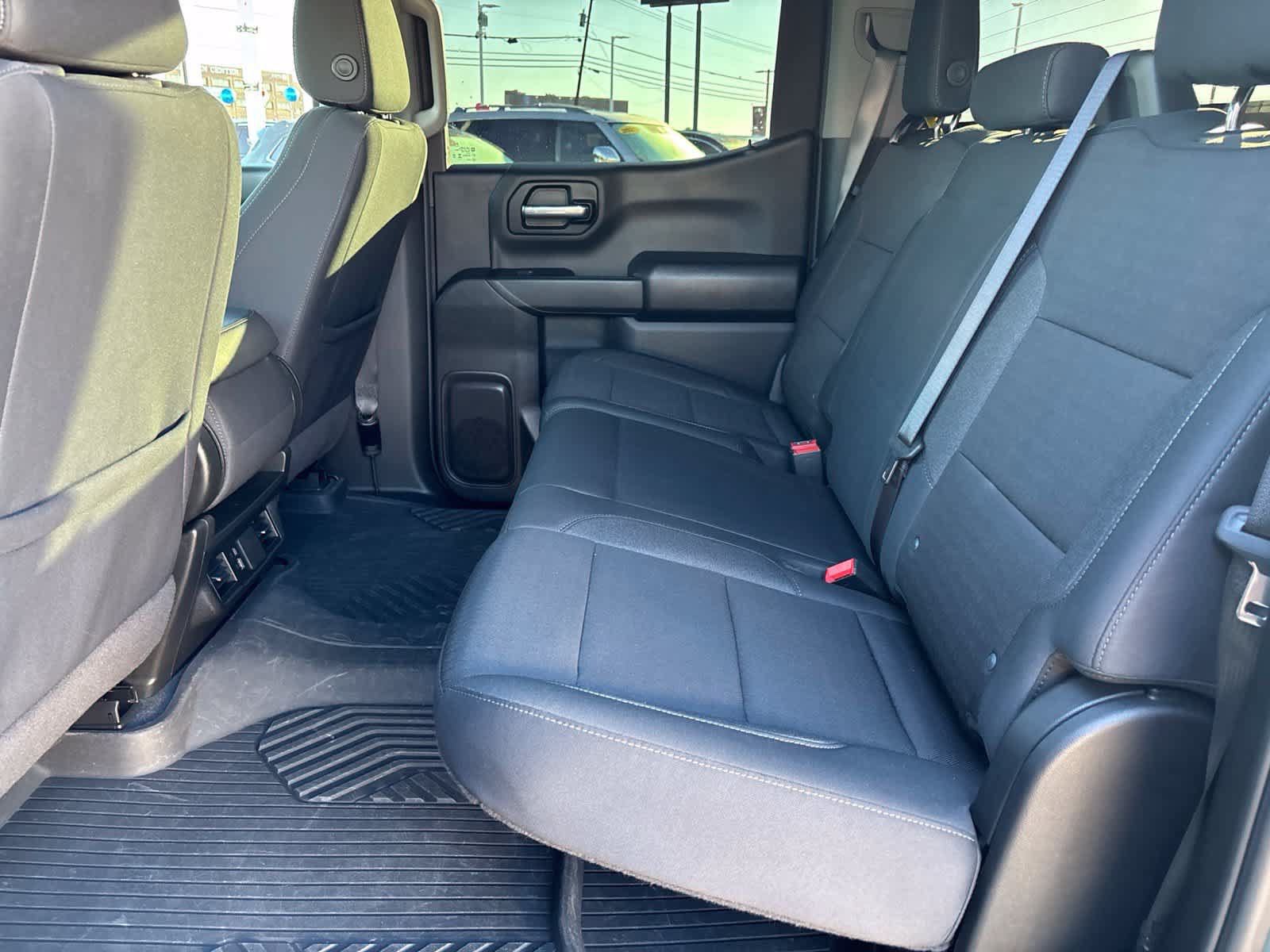 Used 2025 Chevrolet Silverado 1500 Custom Trail Boss w/ LPO, Dark Essentials Package AWD/4WD image 16
