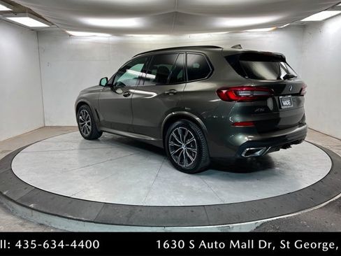 Used 2022 BMW X5 xDrive40i w/ M Sport Package image 3