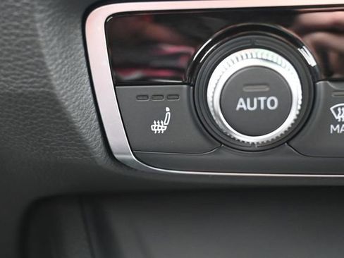 Used 2025 Audi Q3 2.0T Premium AWD/4WD image 31