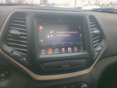 Used 2016 Jeep Cherokee Limited image 23