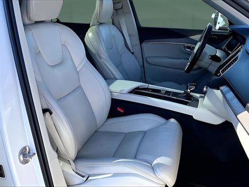 Used 2022 Volvo XC90 T6 Inscription w/ Advanced Package image 22