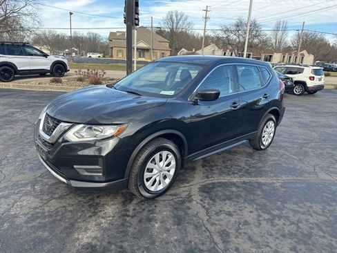 Used 2018 Nissan Rogue S image 1