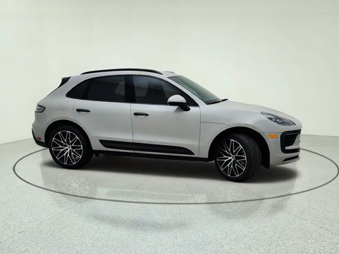 Used 2024 Porsche Macan S AWD/4WD image 6