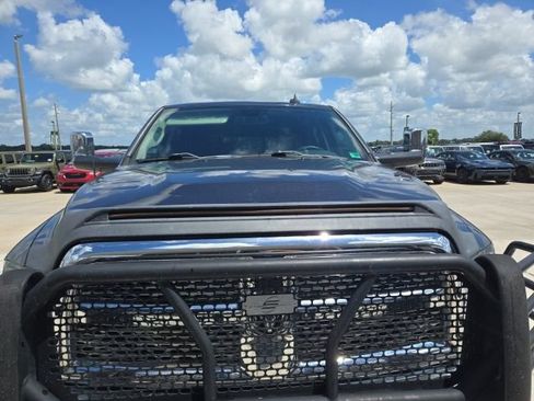 Used 2017 RAM 2500 Laramie w/ Convenience Group AWD/4WD image 3