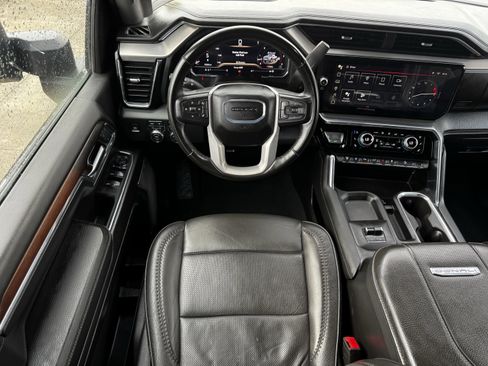 Used 2024 GMC Sierra 2500 Denali w/ Denali Reserve Package AWD/4WD image 14