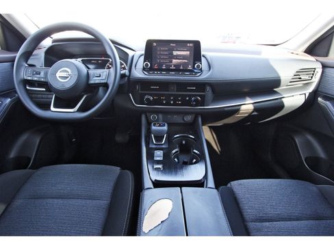 Used 2021 Nissan Rogue S FWD image 12