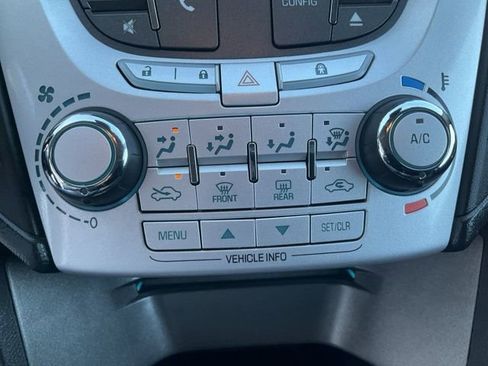 Used 2015 Chevrolet Equinox LT image 17