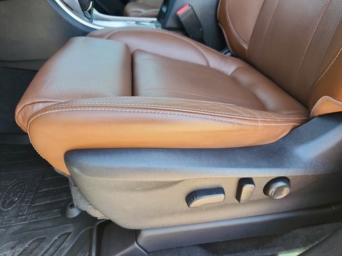 Used 2020 Subaru Ascent Touring AWD/4WD image 12