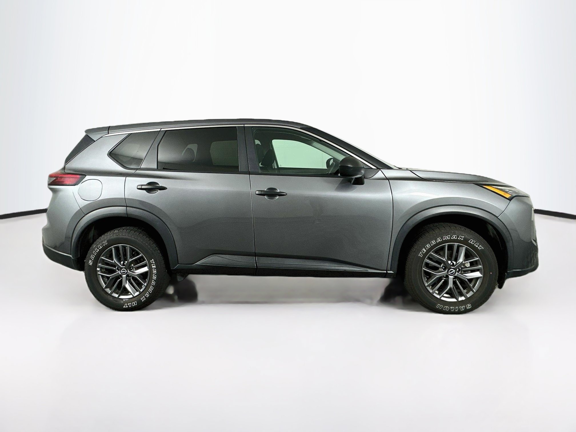 Used 2024 Nissan Rogue S AWD/4WD image 10