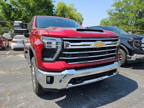 Used 2025 Chevrolet Silverado 2500 LTZ w/ LTZ Plus Package AWD/4WD image 4