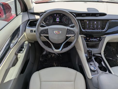 Certified 2024 Cadillac XT6 Premium Luxury w/ Technology Package FWD image 15