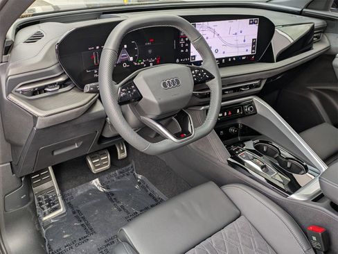 New 2025 Audi SQ5 Premium Plus image 8