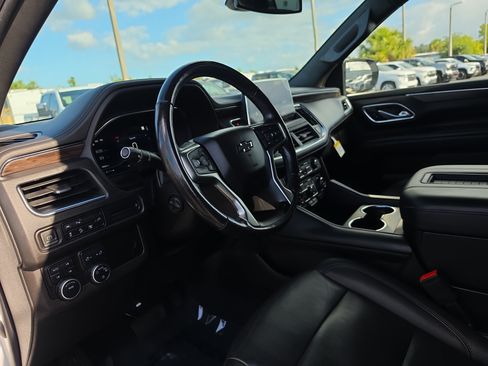 Certified 2022 Chevrolet Tahoe Z71 w/ Luxury Package AWD/4WD image 14