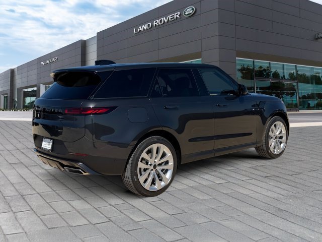 New 2027 Land Rover Range Rover Sport SE AWD/4WD image 5