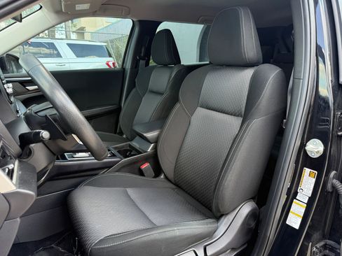 Used 2023 Mitsubishi Outlander ES image 12