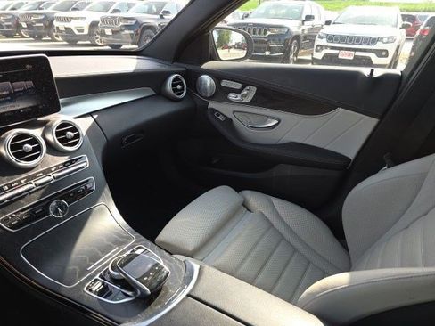 Used 2017 Mercedes-Benz C 300 4MATIC Sedan image 22