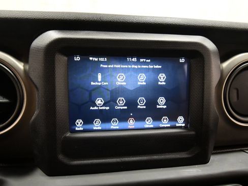 Used 2018 Jeep Wrangler Unlimited Sport S AWD/4WD image 22