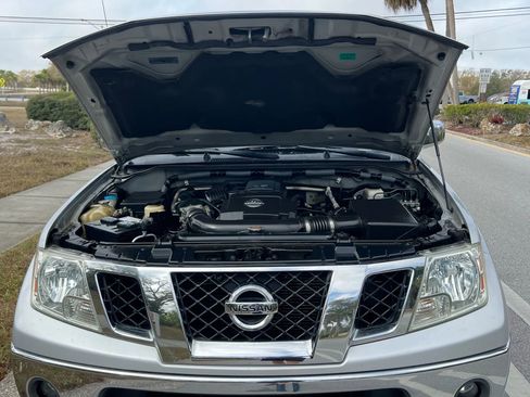 Used 2012 Nissan Frontier SL w/ Moonroof Pkg image 46