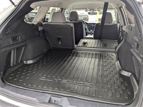 Used 2022 Subaru Outback Premium image 34