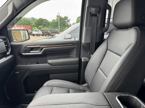 Used 2024 Chevrolet Silverado 1500 RST AWD/4WD image 19