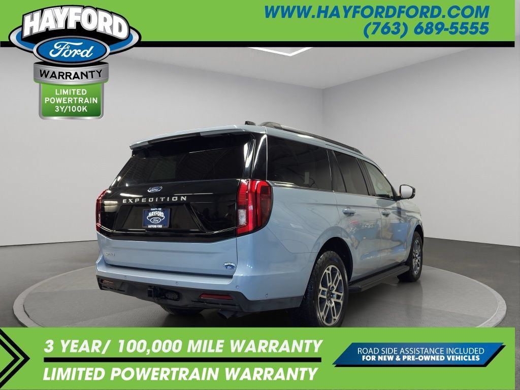 Used 2025 Ford Expedition Active AWD/4WD image 3