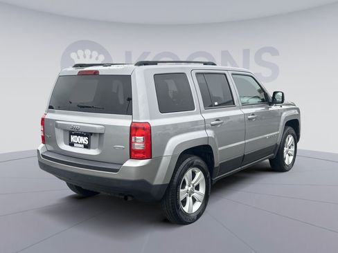 Used 2014 Jeep Patriot Latitude w/ Sun/Sound Group AWD/4WD image 11