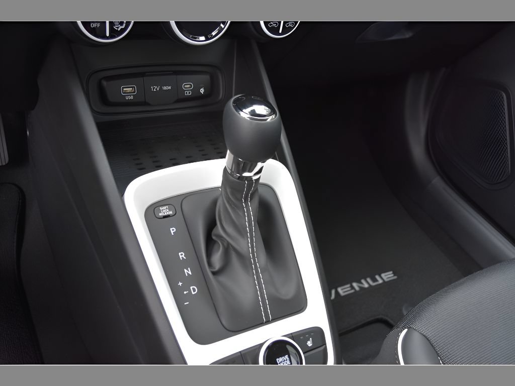 New 2026 Hyundai Venue SEL FWD image 25