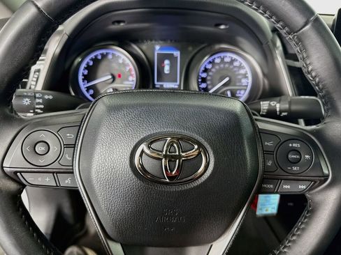 Used 2021 Toyota Camry SE FWD image 16