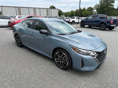 Used 2024 Nissan Sentra SR FWD image 11