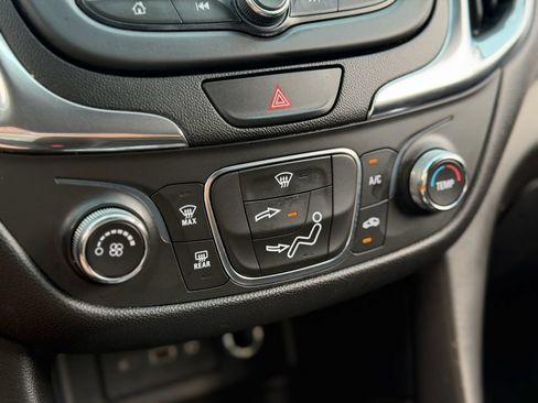 Used 2019 Chevrolet Equinox LT FWD image 18