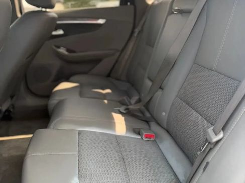 Used 2015 Chevrolet Impala LT FWD image 18