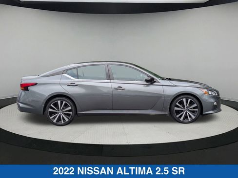 Used 2022 Nissan Altima 2.5 SR image 2
