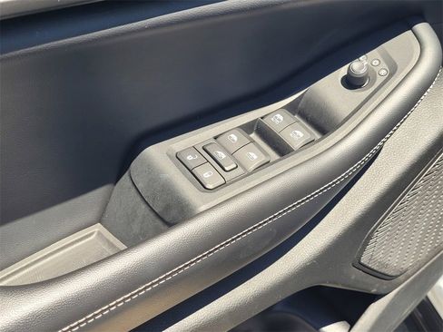 Used 2023 Jeep Grand Cherokee L Laredo image 15