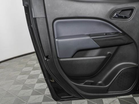 Used 2019 Chevrolet Colorado Z71 w/ Z71 Midnight Edition AWD/4WD image 39