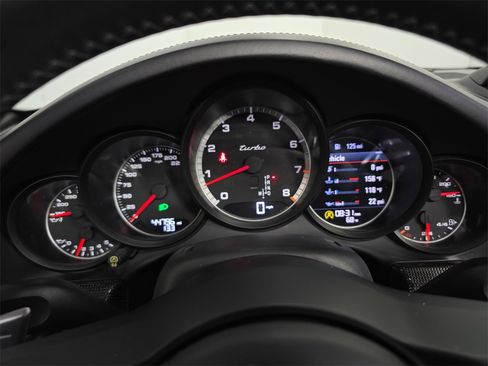Used 2019 Porsche 911 Turbo image 15