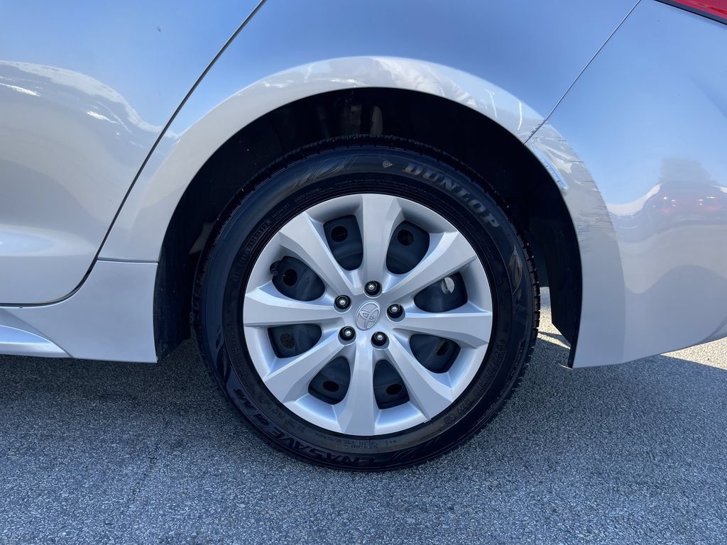 Used 2024 Toyota Corolla LE FWD image 10