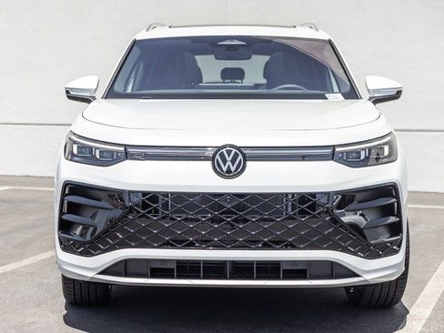 New 2026 Volkswagen Tiguan SEL R-Line image 2
