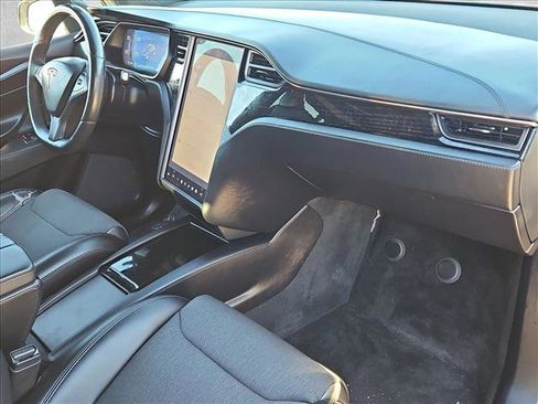 Used 2018 Tesla Model X 75D image 24