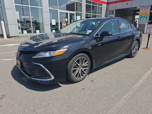 Used 2023 Toyota Camry XLE AWD/4WD image 1