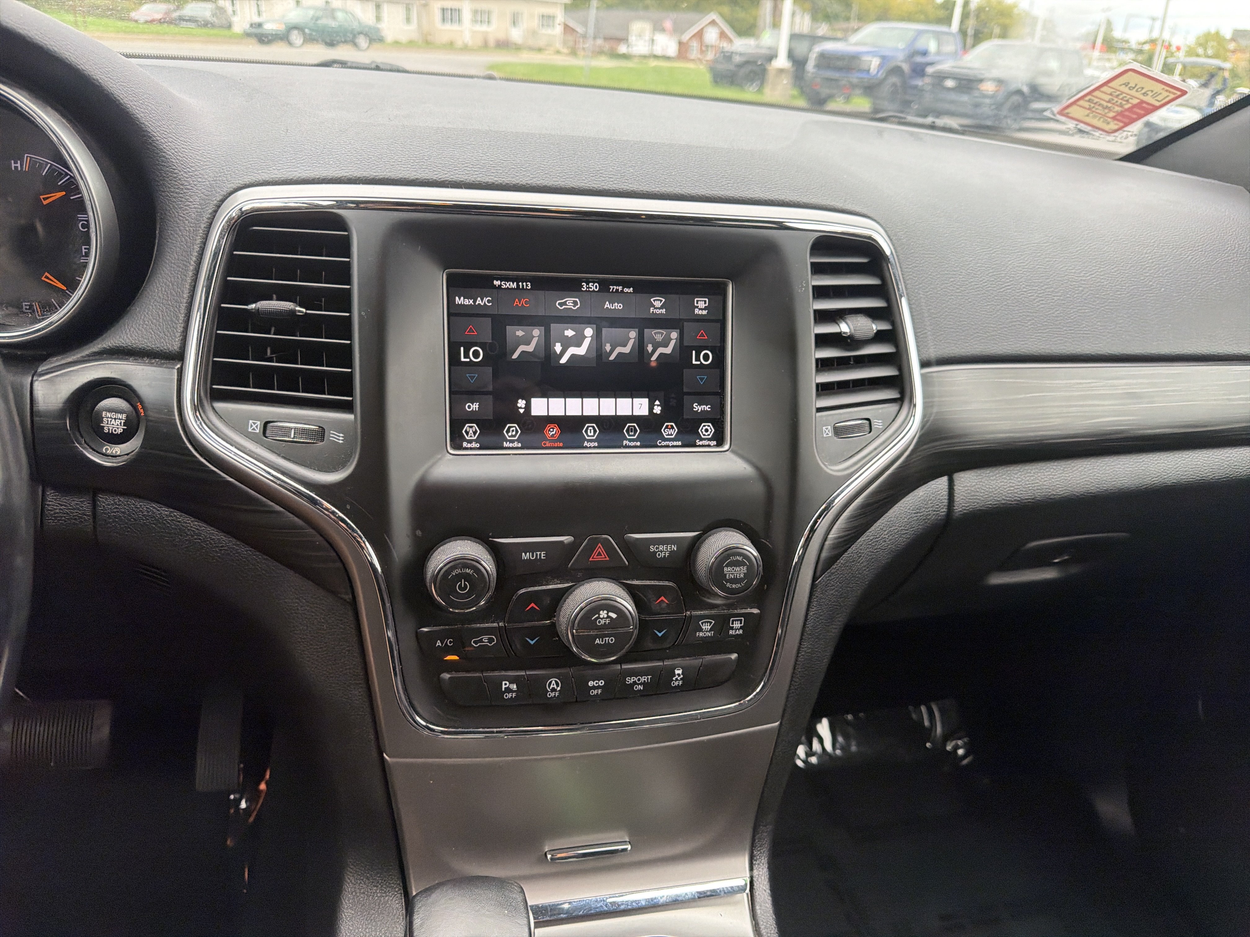 Used 2020 Jeep Grand Cherokee Laredo AWD/4WD image 24