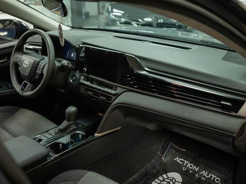 Used 2025 Toyota Camry LE image 13